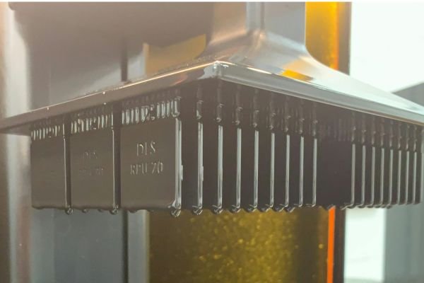 Carbon Digital Light Synthesis™ (DLS™) 3D Printing Service